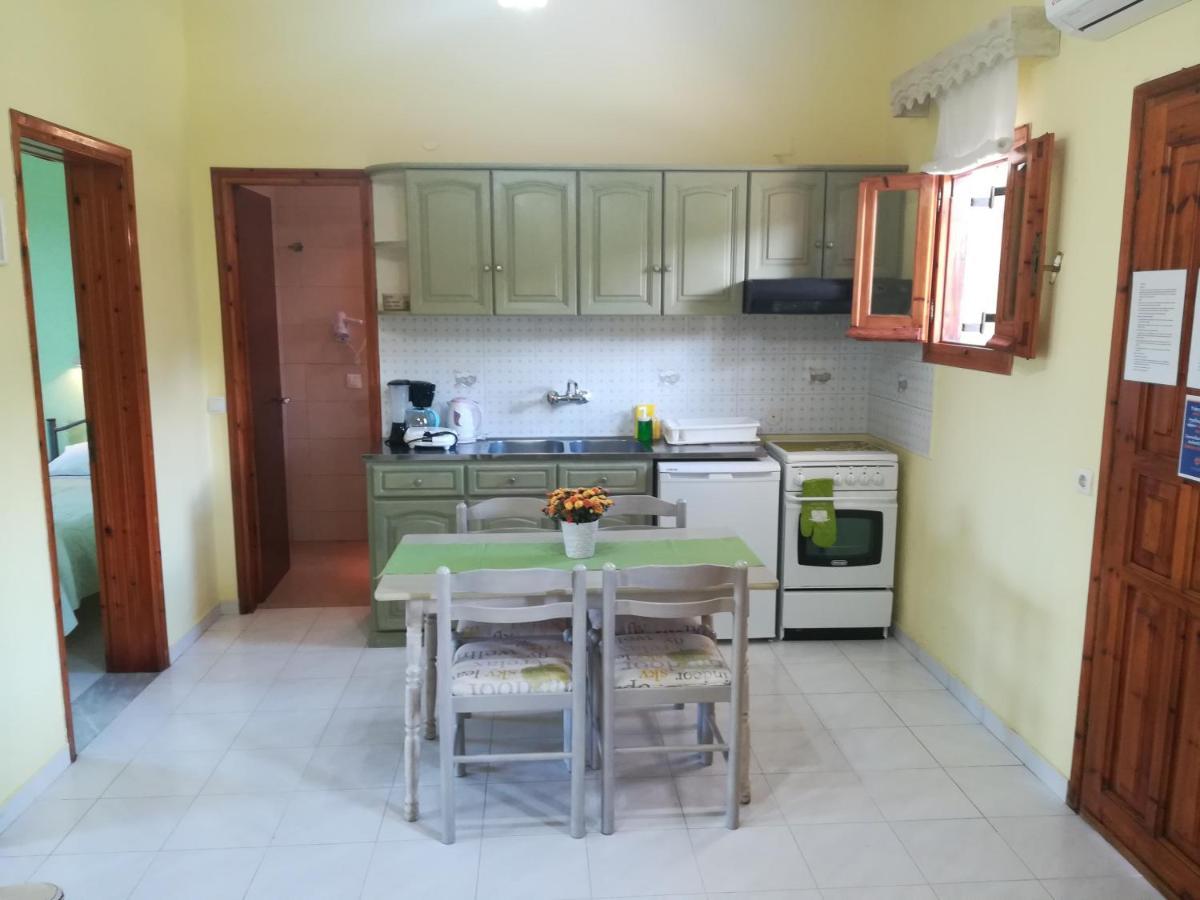 Olga'S Garden Apartments Альмирос-Бич Номер фото