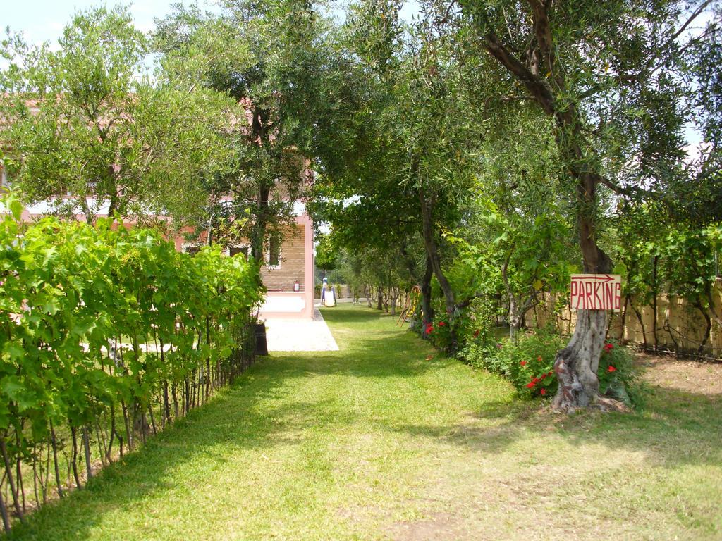 Olga'S Garden Apartments Альмирос-Бич Экстерьер фото