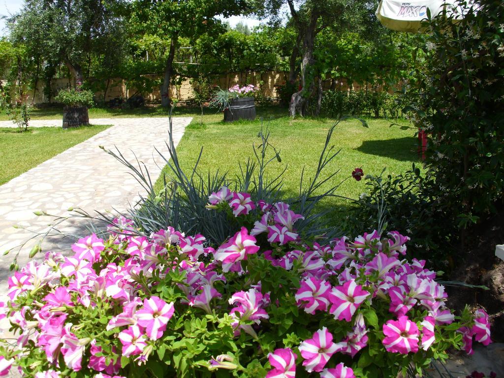 Olga'S Garden Apartments Альмирос-Бич Экстерьер фото