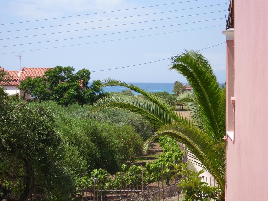 Olga'S Garden Apartments Альмирос-Бич Экстерьер фото
